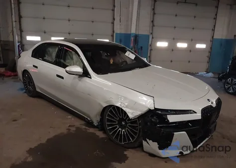 2024 BMW 750E xDrive z USA, uszkodzony, nr VIN WBA43EH02RCS79499